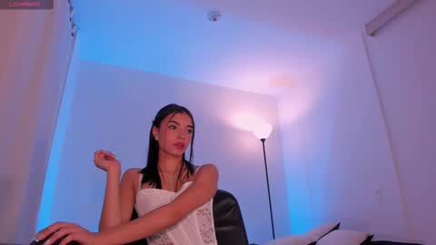 Snapshot of anabelwolf chatting on March 10, 2025, 11:49 pm ANABEL WOLF online show from March 10, 2025, 11:49 pm