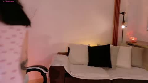 ANABEL WOLF  online show from April 30, 2026, 2:23 pm