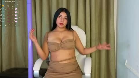 anabloom_ online show from May 29, 2026, 8:51 pm