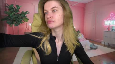 Snapshot of anacondaon chatting on March 12, 2025, 7:24 am Nika online show from March 12, 2025, 7:24 am