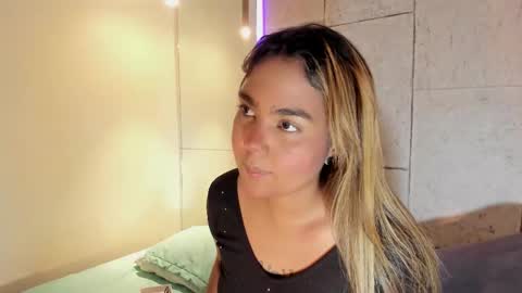 Anna online show from November 2, 2025, 7:38 pm