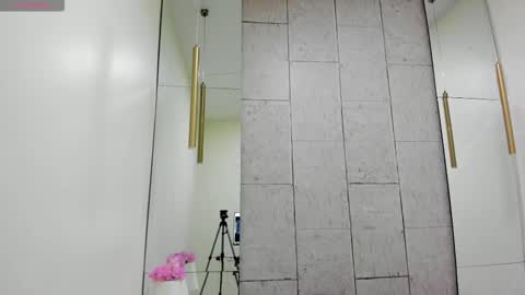 Anna online show from March 23, 2026, 1:26 pm