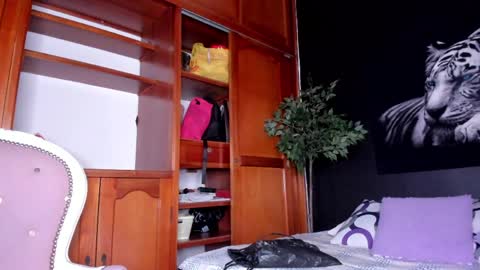 Snapshot of anahi__18 chatting on May 1, 2026, 3:11 am Anahi online show from May 1, 2026, 3:11 am