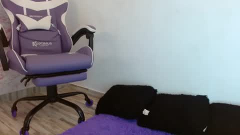 Snapshot of anahi__s chatting on September 11, 2025, 8:42 pm ANAH   online show from September 11, 2025, 8:42 pm