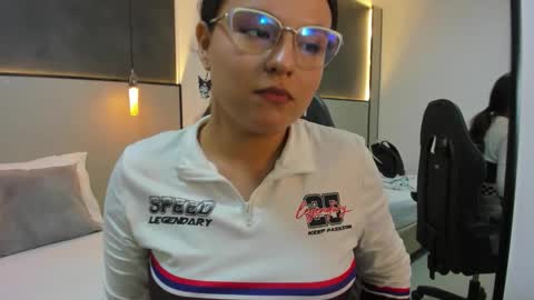 A N A H I online show from December 15, 2025, 9:30 pm