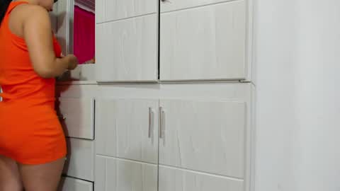 Ana  online show from December 31, 2024, 11:31 am