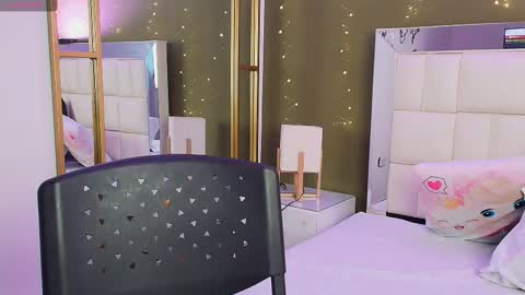 Snapshot of anahi_maite chatting on October 23, 2025, 7:34 pm Anahi online show from October 23, 2025, 7:34 pm