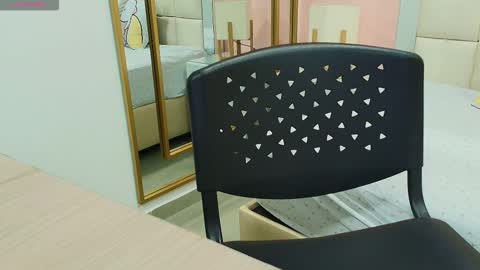 Snapshot of anahi_maite chatting on December 1, 2025, 7:41 pm Anahi online show from December 1, 2025, 7:41 pm