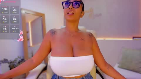 Ana online show from February 10, 2025, 1:22 pm