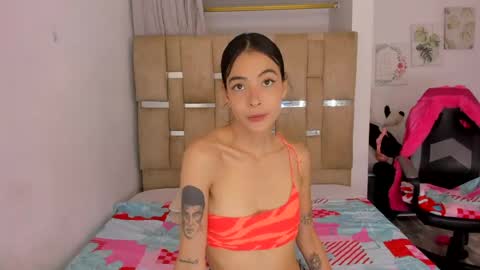 AnahiMiller2 online show from June 1, 2026, 8:54 pm