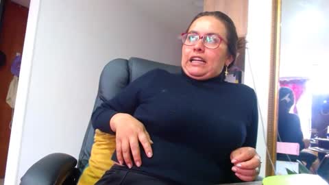 Snapshot of anaids_dam chatting on September 11, 2025, 8:31 pm anaids online show from September 11, 2025, 8:31 pm