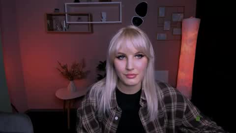 Snapshot of anais_boom chatting on October 23, 2025, 7:56 pm Anais online show from October 23, 2025, 7:56 pm
