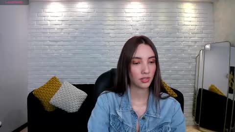 Snapshot of anaisnin1 chatting on November 4, 2025, 4:00 am Anais Nin online show from November 4, 2025, 4:00 am