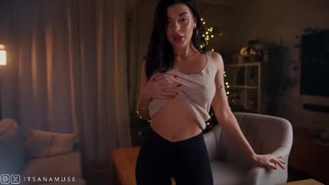 Ana online show from December 19, 2025, 9:33 pm