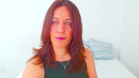 anapereira12 online show from March 15, 2026, 5:19 pm