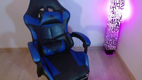 Snapshot of anarosse__ chatting on October 25, 2025, 1:57 am ana 3 online show from October 25, 2025, 1:57 am