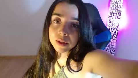 Snapshot of anarosse__ chatting on November 9, 2025, 11:58 pm ana 3 online show from November 9, 2025, 11:58 pm