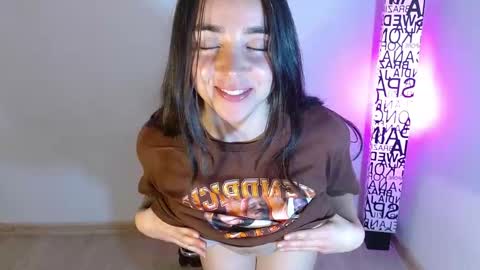 Snapshot of anarosse__ chatting on November 11, 2025, 1:49 am ana 3 online show from November 11, 2025, 1:49 am