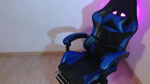 Snapshot of anarosse__ chatting on November 13, 2025, 12:42 am ana 3 online show from November 13, 2025, 12:42 am