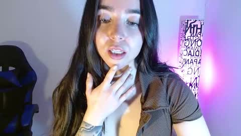 Snapshot of anarosse__ chatting on November 25, 2025, 1:27 am ana 3 online show from November 25, 2025, 1:27 am