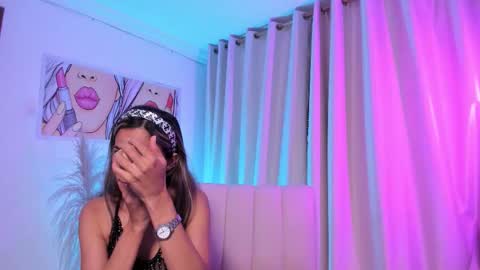 Ana online show from November 21, 2025, 7:56 pm