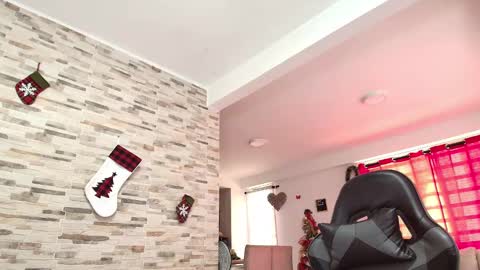 ana  online show from December 1, 2024, 4:40 pm