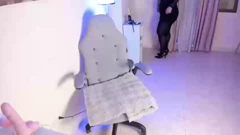 Anastacia online show from March 10, 2026, 12:43 pm