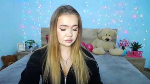 anastacyyellig online show from January 14, 2025, 11:27 pm