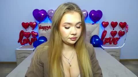 anastacyyellig online show from February 5, 2025, 12:27 pm
