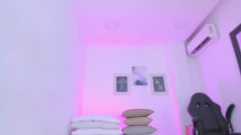 Ana online show from October 17, 2025, 7:38 pm