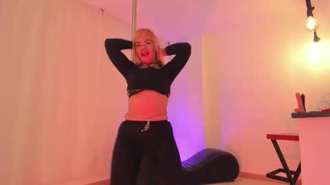 Snapshot of anastasiataylor_ chatting on September 28, 2025, 3:56 am Ana 3 online show from September 28, 2025, 3:56 am