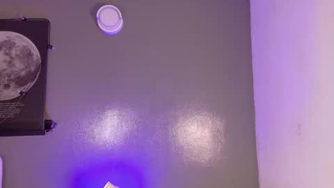 Kendra  online show from December 4, 2025, 10:35 am