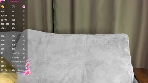 Snapshot of and1sa chatting on October 21, 2025, 8:42 pm Andisa online show from October 21, 2025, 8:42 pm