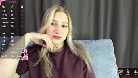 Snapshot of and1sa chatting on November 17, 2025, 10:48 pm Andisa online show from November 17, 2025, 10:48 pm