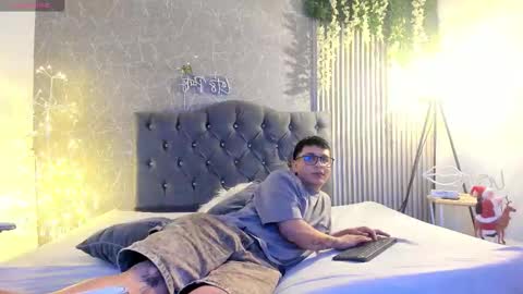 andy online show from December 22, 2025, 12:24 pm