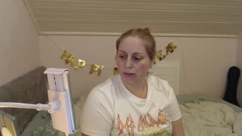 Snapshot of andorphina chatting on January 2, 2025, 6:01 pm Andorphin online show from January 2, 2025, 6:01 pm