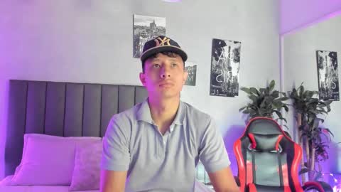 Snapshot of andre_blow chatting on September 28, 2025, 12:54 pm Andre Blow online show from September 28, 2025, 12:54 pm