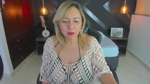 Snapshot of andre_soto_ chatting on September 18, 2025, 2:13 am A N D R E online show from September 18, 2025, 2:13 am