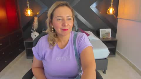 Snapshot of andre_soto_ chatting on October 5, 2025, 2:54 am A N D R E online show from October 5, 2025, 2:54 am