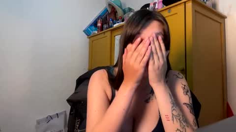 Andrea online show from December 17, 2024, 3:39 am