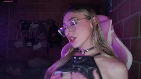 Andrea  online show from June 11, 2026, 12:54 am