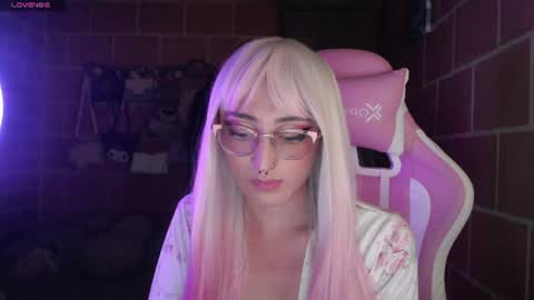 Andrea  online show from July 17, 2026, 7:37 am