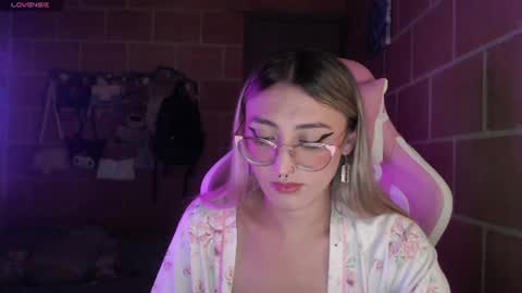 Andrea  online show from July 18, 2026, 5:22 am