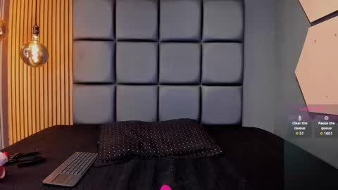 Snapshot of andrea_love01 chatting on October 22, 2025, 1:22 pm ANDREA online show from October 22, 2025, 1:22 pm