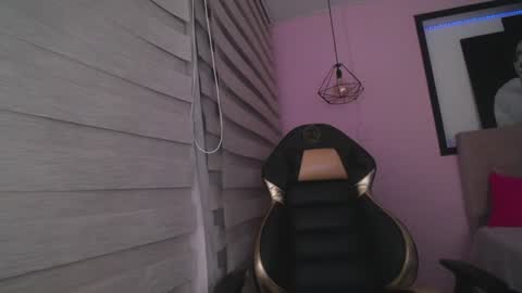 Snapshot of andrea_ramoss_ chatting on December 3, 2024, 9:00 am Andrea Ramos online show from December 3, 2024, 9:00 am
