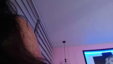 Snapshot of andrea_ramoss_ chatting on February 14, 2025, 3:33 am Andrea Ramos online show from February 14, 2025, 3:33 am
