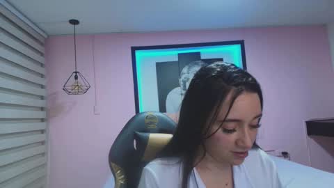 Snapshot of andrea_ramoss_ chatting on February 25, 2025, 2:36 am Andrea Ramos online show from February 25, 2025, 2:36 am