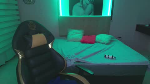 Snapshot of andrea_ramoss_ chatting on February 26, 2025, 11:48 pm Andrea Ramos online show from February 26, 2025, 11:48 pm