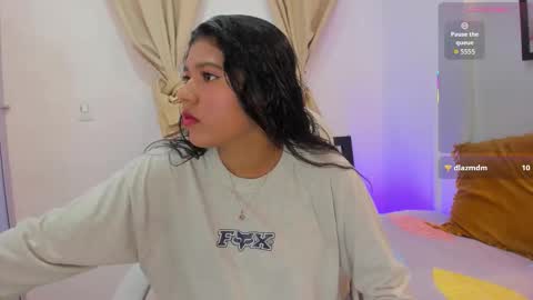 Snapshot of andrea_sancheez chatting on November 12, 2025, 11:32 am Andrea online show from November 12, 2025, 11:32 am