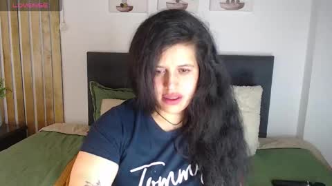 ANDREA  online show from November 19, 2025, 1:11 pm